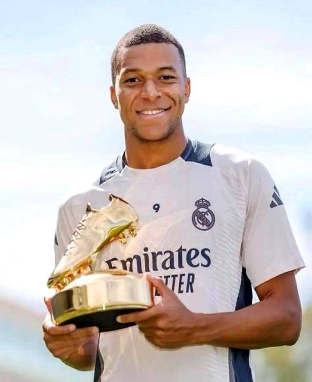 41岁詹姆斯依旧巅峰状态，球迷热切期盼他续写传奇