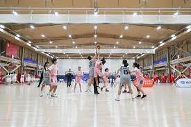 2015 赛季：由于主场暴雨，洋基队与大都会队的“地铁大战”被迫延迟三小时开球