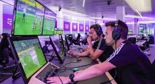 库普梅纳斯：我踢后卫感觉很好；斯帕莱蒂带来了积极的氛围